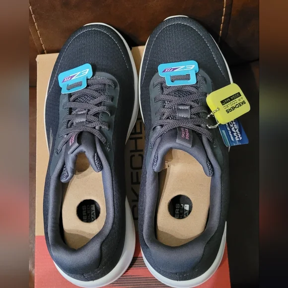 Skechers "Go Walk Joy".... Size 9 W...NEW - Picture 3 of 5